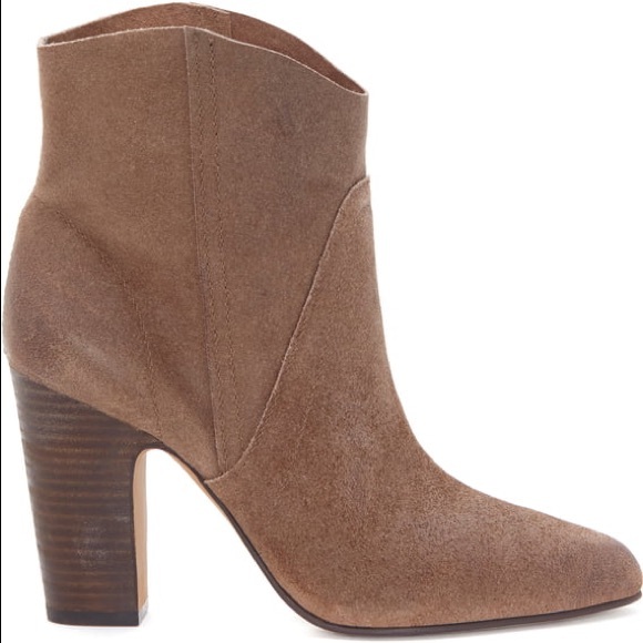 Vince Camuto Creestal Booties - NEW IN BOX - Picture 2 of 8